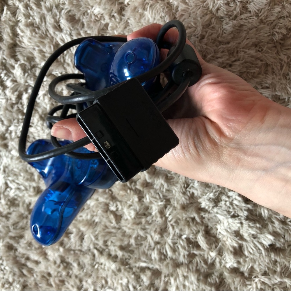 Playstation 1 Translucent Blue Wired PlayStation Controller - Picture 4 of 4